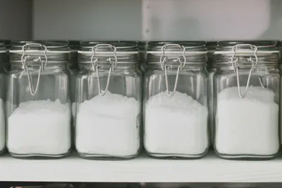 반신욕 소금을 습기 없이 보관하는 밀폐 용기와 보관 장소