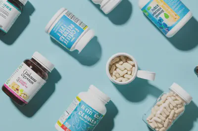 다양한 유산균 제품들을 보여주는 이미지