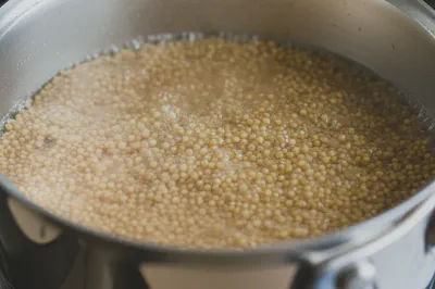 수분을 흡수하며 익어가는 퀴노아