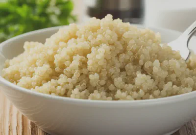 고슬고슬하게 잘 삶아진 퀴노아