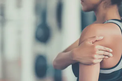 덤벨 숄더 프레스 전 필수 워밍업 동작