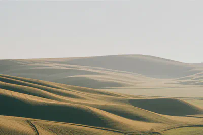 50대 운동 강도 조절을 위한 다양한 지형을 보여주는 풍경