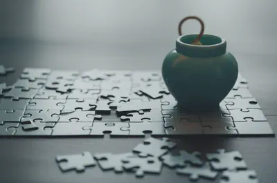 근육 성장을 방해하는 요인들을 시각적으로 나타내는 이미지