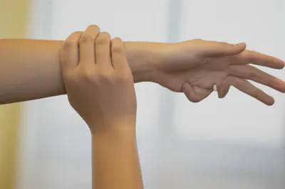 손목 신전근 스트레칭으로 유연성 향상