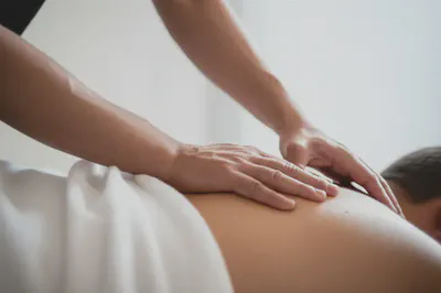 전문가와 함께하는 견갑골 담 치료