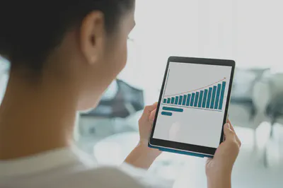 건강 개선 과정을 추적하고 기록하는 모습