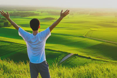 알긴산나트륨 섭취를 통해 얻을 수 있는 활기찬 삶을 상징하는 이미지