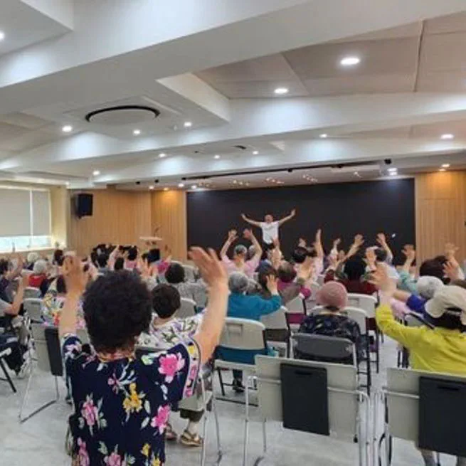 거리의 시인 노현태, 건강박수 재능기부