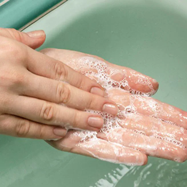 물놀이 후, 피부 온도를 낮춰주는 진정 케어법 4